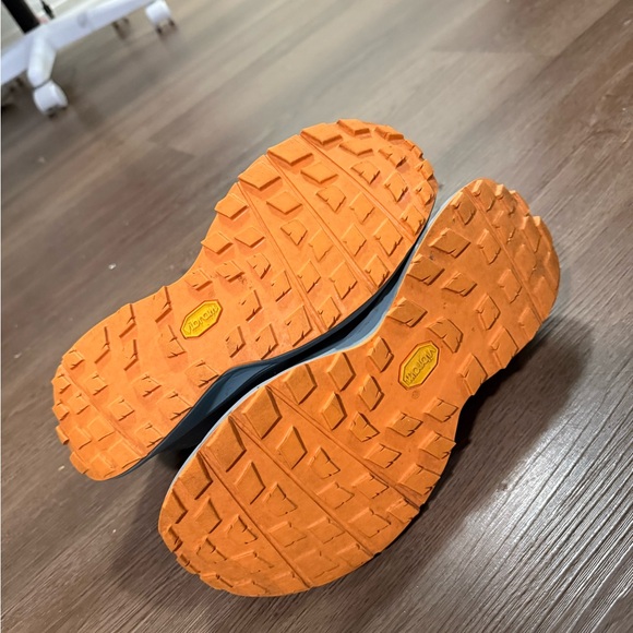 Arc'teryx Norvan LD Men's Athletic Shoes in Gray and Orange - Picture 7 of 9